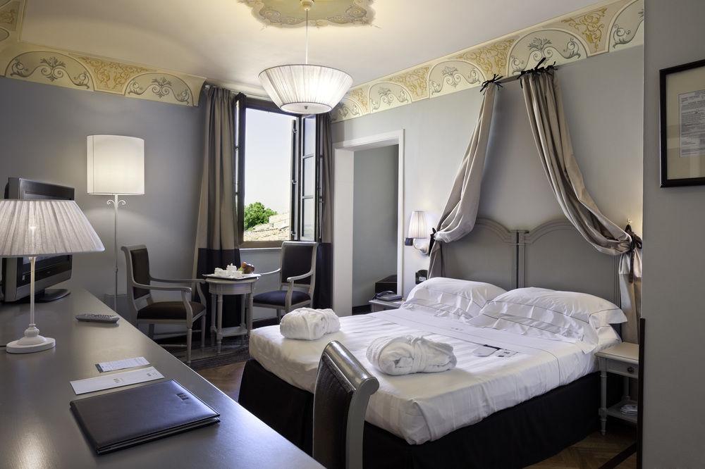 Unahotels Palazzo Mannaioni Toscana Montaione Bagian luar foto