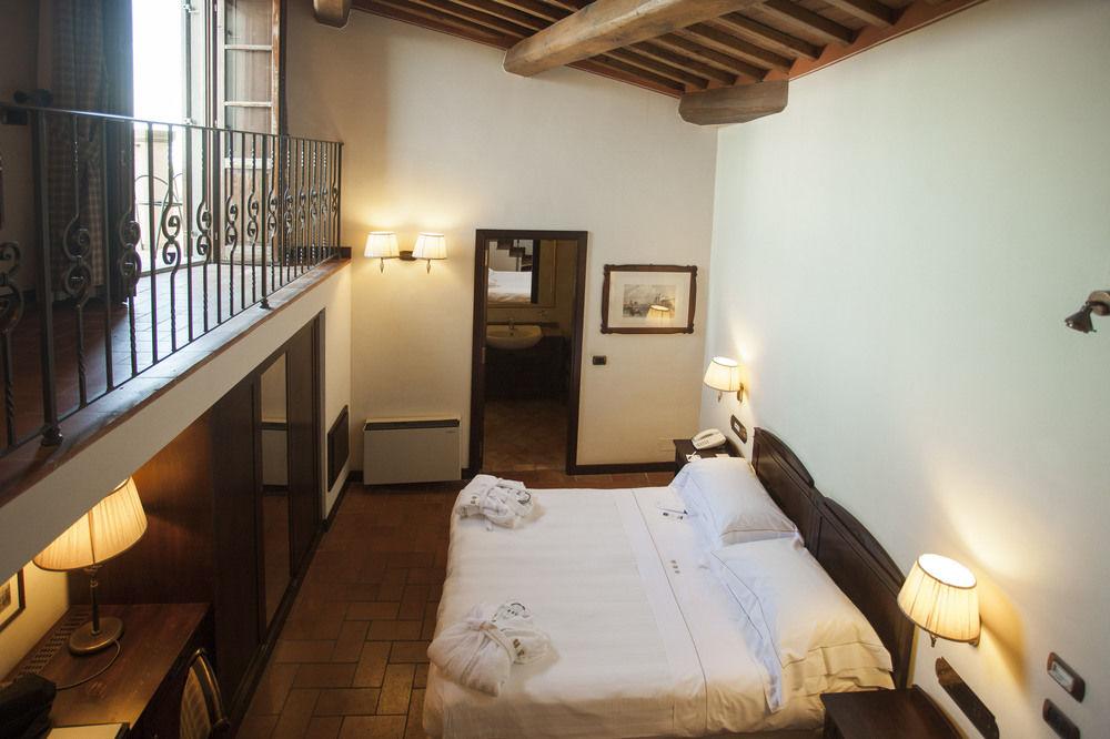Unahotels Palazzo Mannaioni Toscana Montaione Bagian luar foto