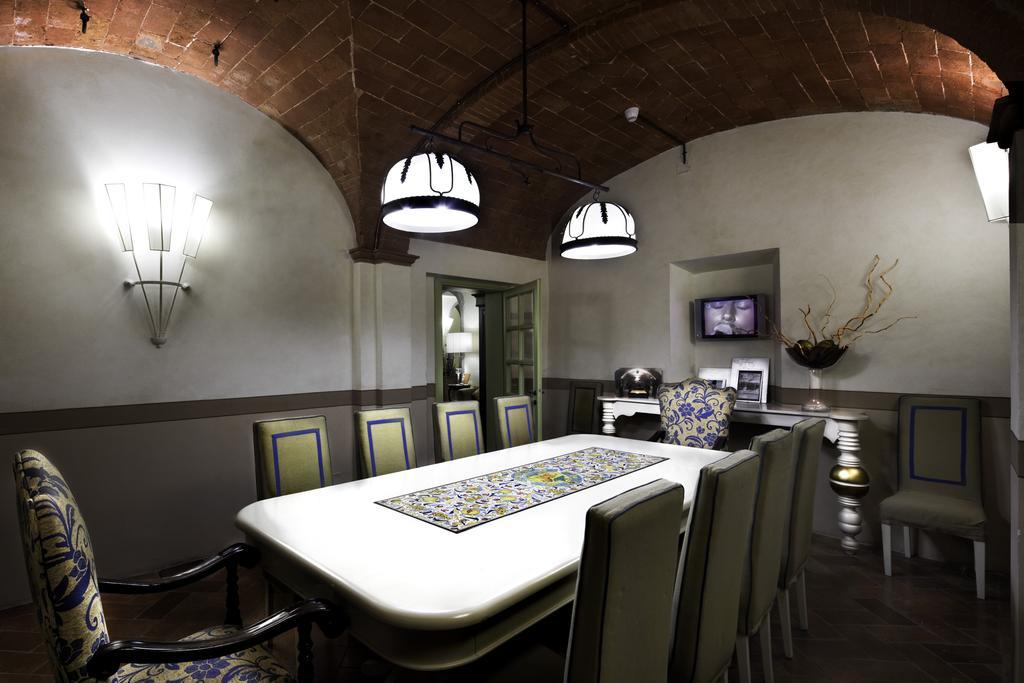 Unahotels Palazzo Mannaioni Toscana Montaione Bagian luar foto