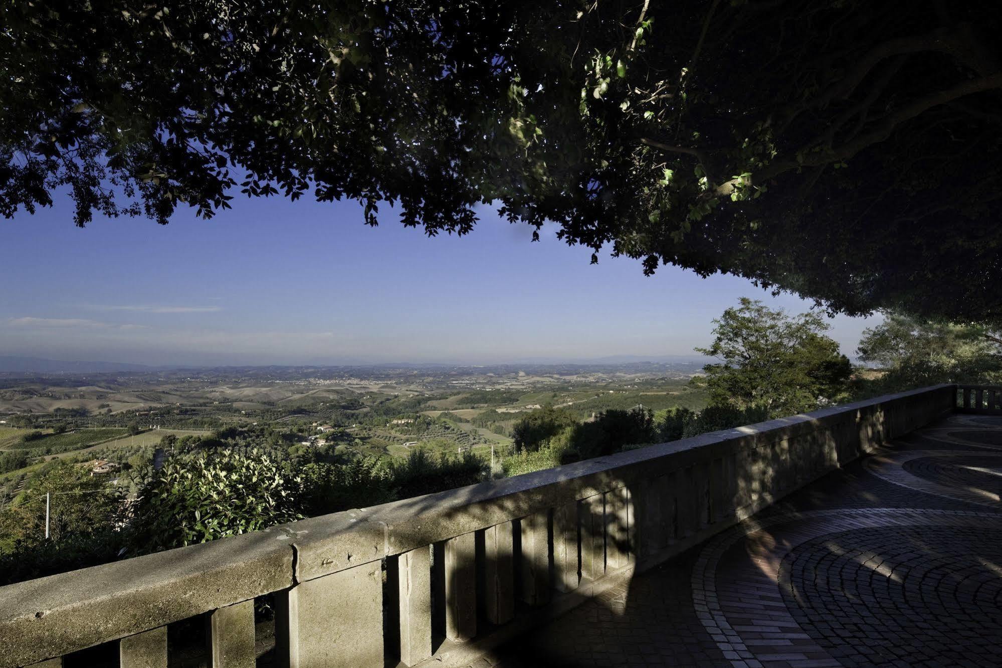 Unahotels Palazzo Mannaioni Toscana Montaione Bagian luar foto