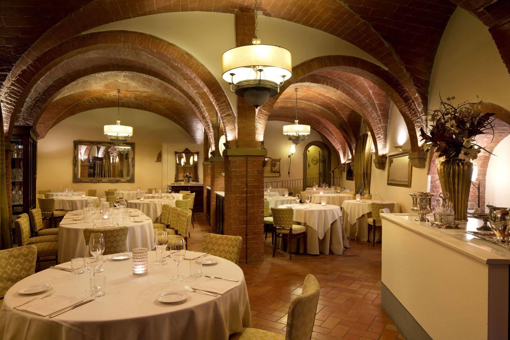 Unahotels Palazzo Mannaioni Toscana Montaione Bagian luar foto
