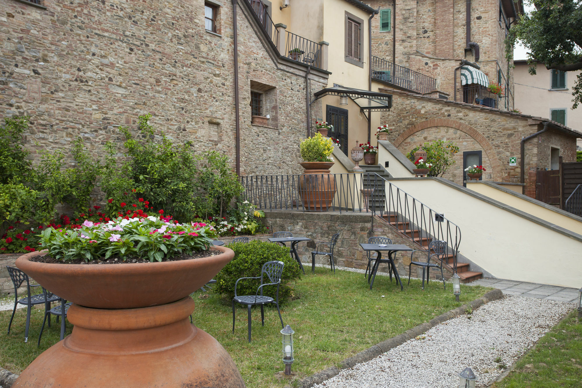 Unahotels Palazzo Mannaioni Toscana Montaione Bagian luar foto